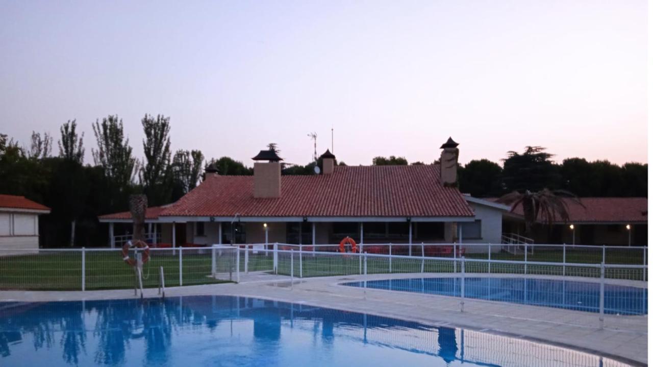 Bungalows Zaragoza Camping المظهر الخارجي الصورة